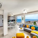アパート Mackenzie Beachfront Eftyhia ラルナカ