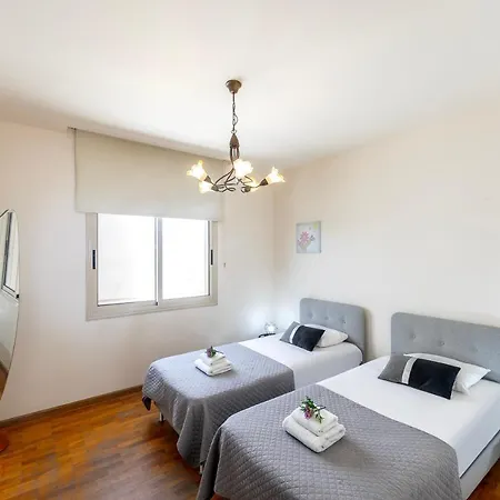 Mackenzie Beachfront Eftyhia Apartament *