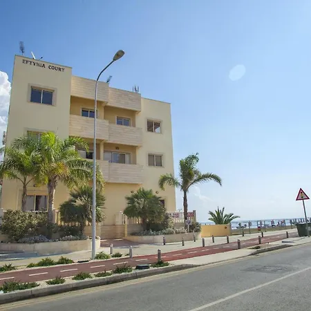 Mackenzie Beachfront Eftyhia Apartament