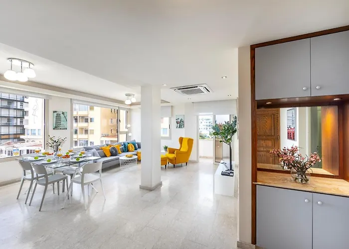 アパート Mackenzie Beachfront Eftyhia